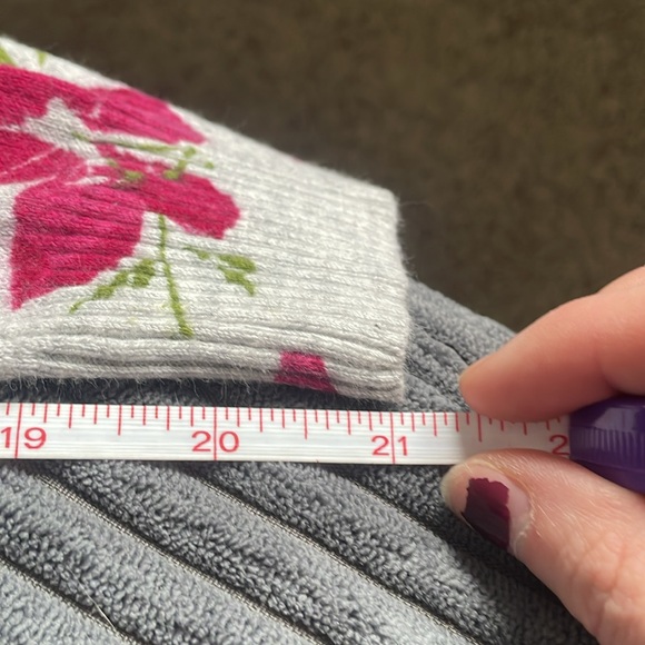 Women’s Hollister Cardigan - Picture 6 of 8